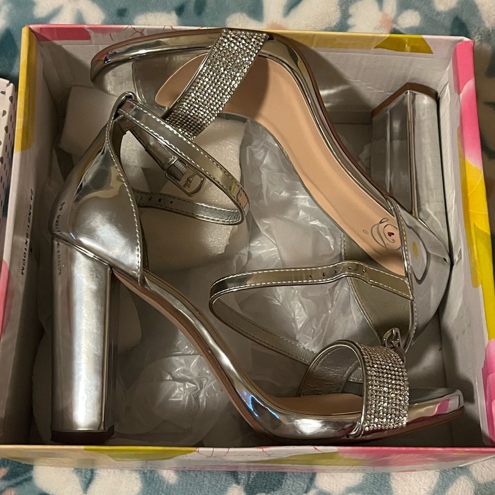 Silver Studded Heals